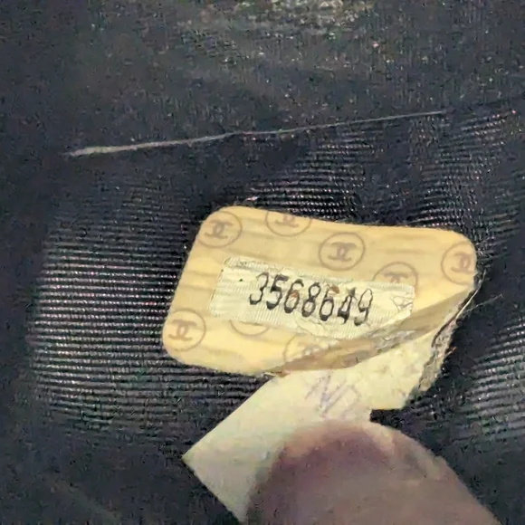 Vintage Chanel Black Leather Wallet - Picture 14 of 17